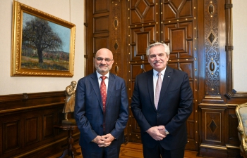 Ambassador Dinesh Bhatia met President Alberto Fernandez
